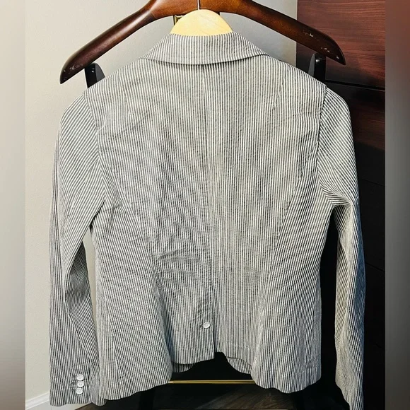 Madison Greyand White Striped Blazer - Picture 4 of 4